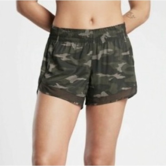 Athleta Women’s size Medium Racer Olive Green Running Shorts - Picture 1 of 12